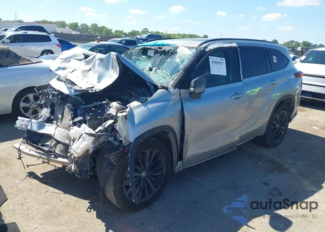 2023 Toyota Highlander Xse z USA, uszkodzony, nr VIN 5TDKDRAH0PS017023